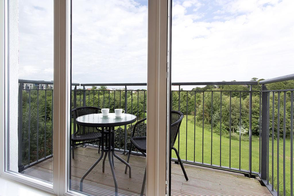 Lochend Park View Apartment Эдинбург Номер фото